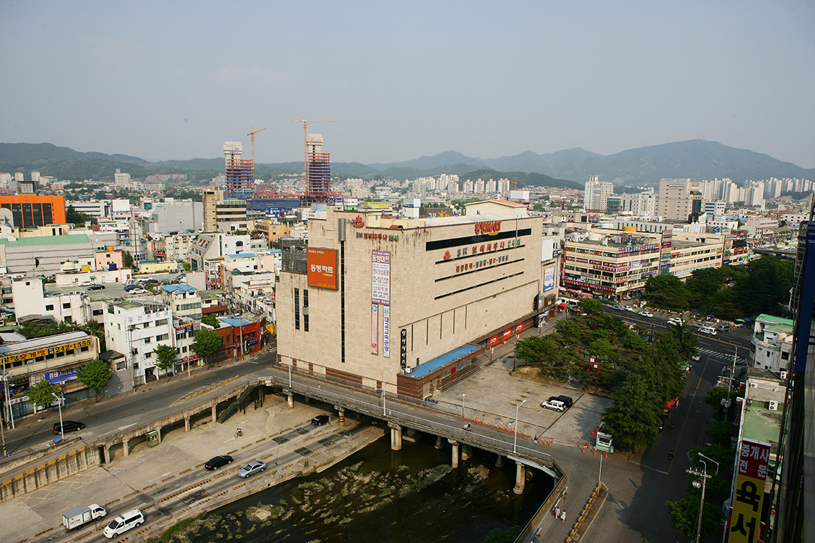 2008년 동방마트 홍명상가 전경