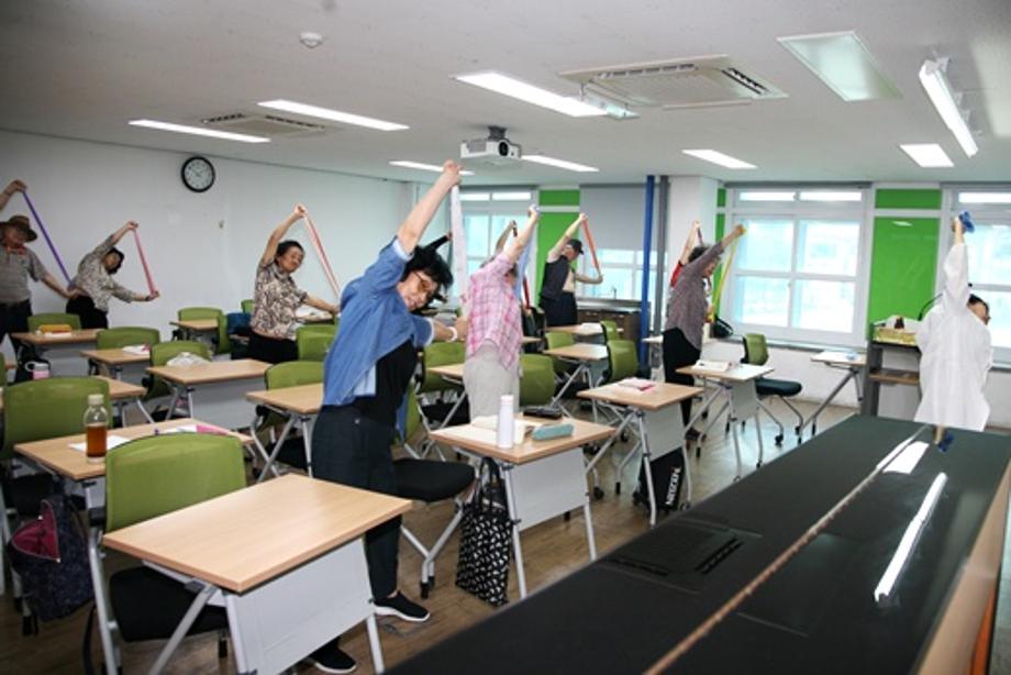건강 부자로 당당하고 즐겁게 살자 이미지