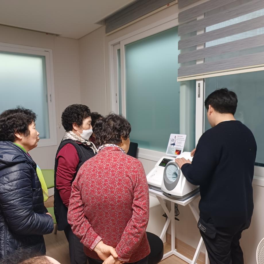 목동 관내 경로당 8개소 자동혈압측정기 설치 이미지