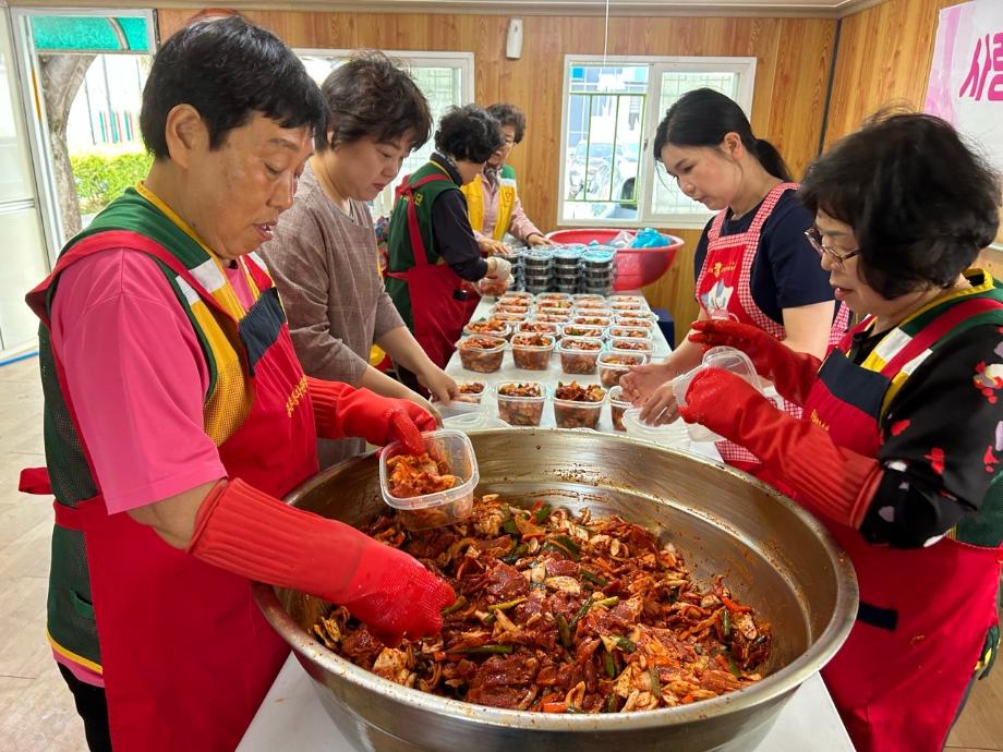 4월 중촌동 자원봉사협의회 밑반찬 봉사활동 이미지