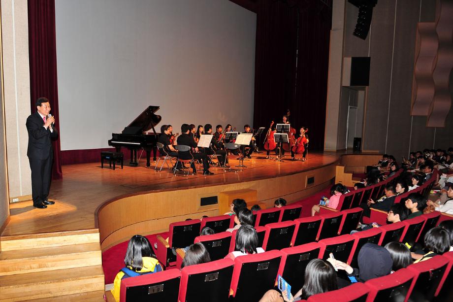 “사랑가득 목요 천원콘서트”공연 이미지