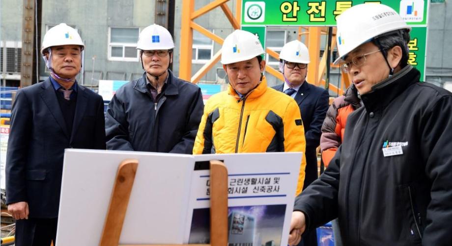 건축공사장의 현장중심 안전점검 이미지
