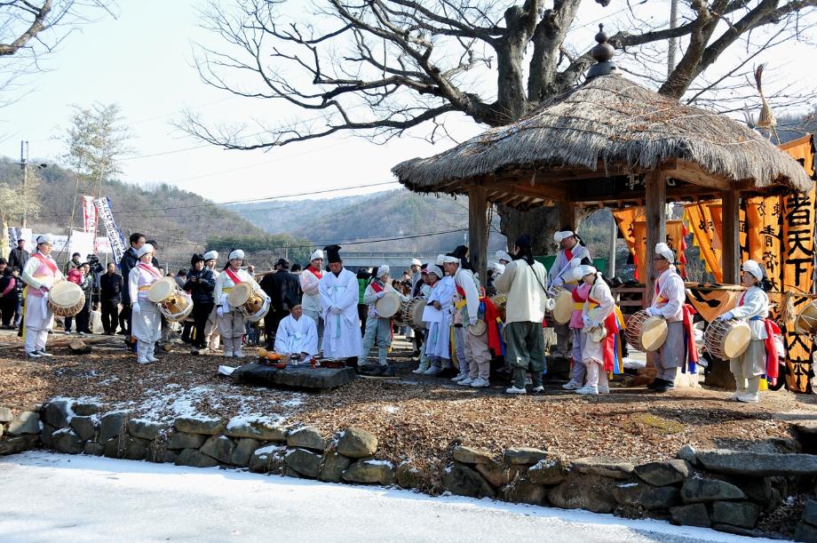 무수동 '산신제 및 토제마짐대놀이' 장승.짐대놀이 이미지