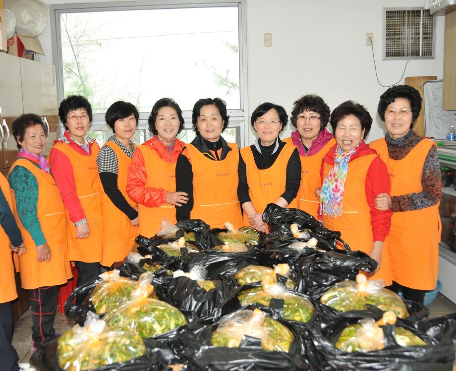 새마을부녀회는 23개소 경로당에 밑반찬 제공 이미지