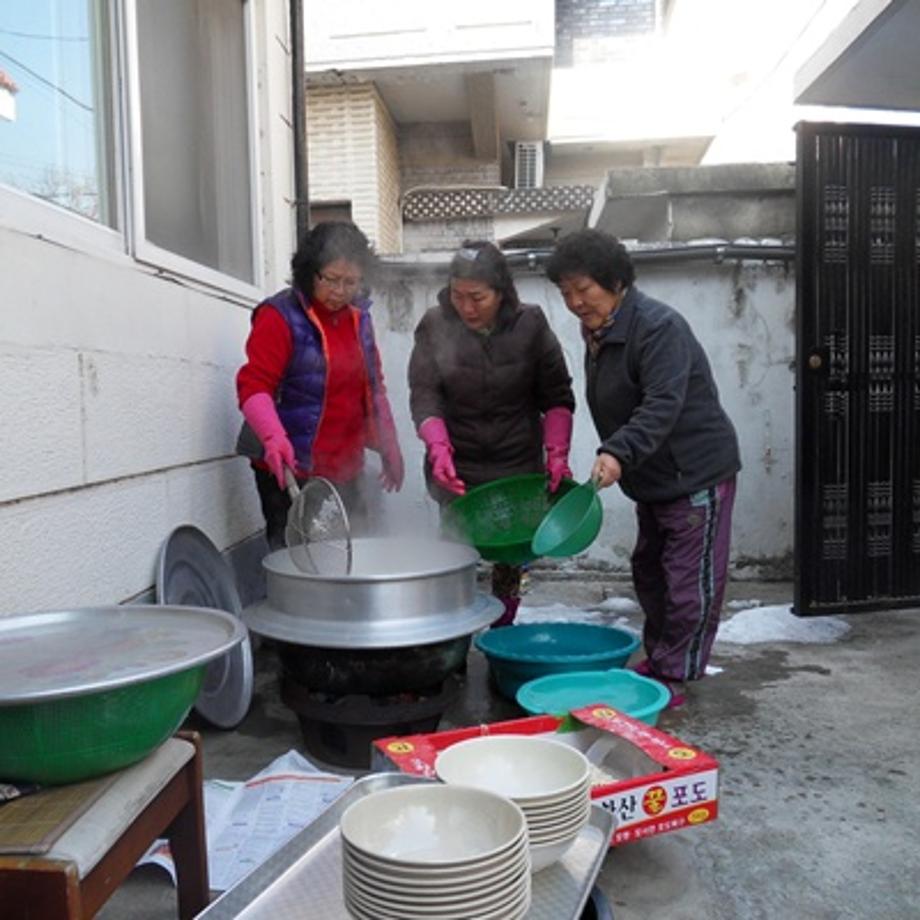 경로당 어른신 짜장면 제공 이미지