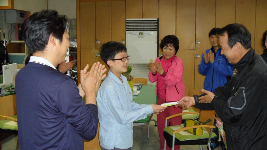 새마을협의회,부녀회 소년소녀가장 장학금 지원 이미지