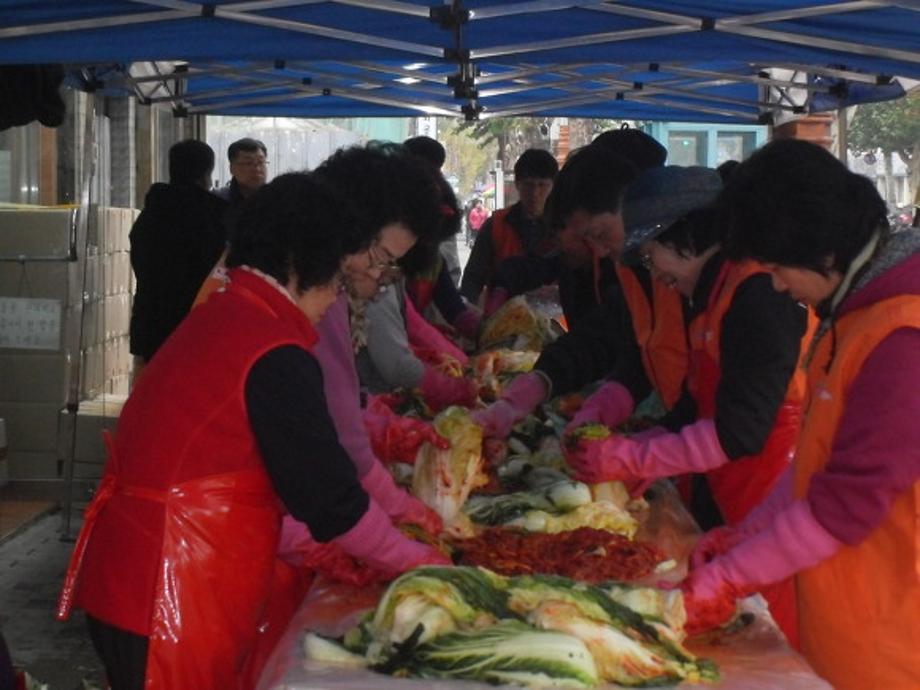 복지만두레 사랑의 김장나누기로 어려운가정 지원 이미지