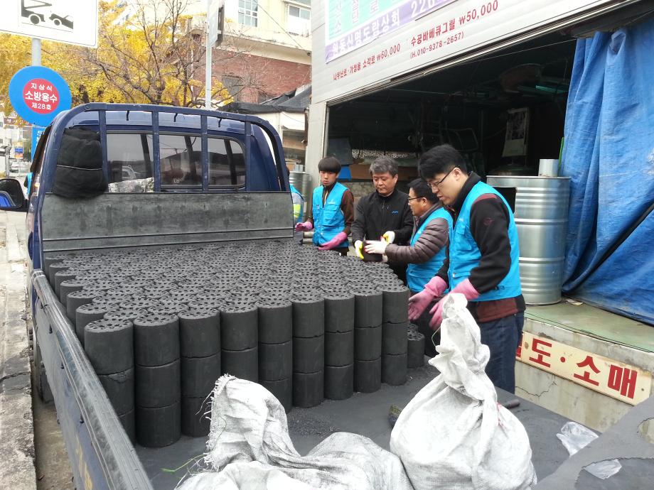 사랑의 연탄배달 봉사 이미지