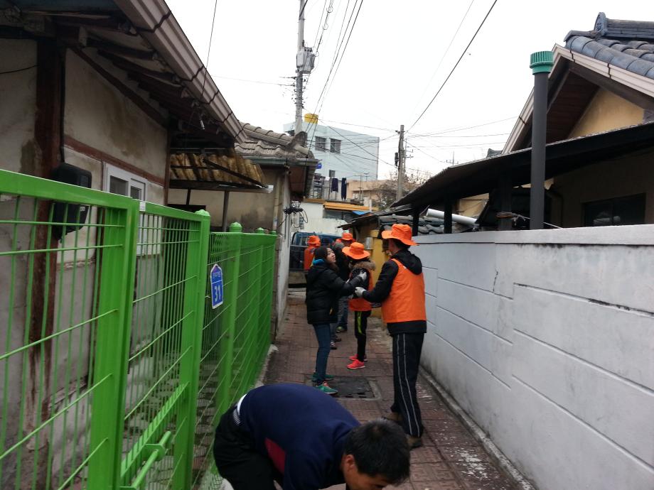 복지만두레협의회 연탄 배달봉사 이미지