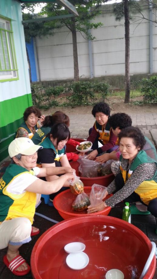 만두레봉사회 어려운 이웃 밑반찬 전달 이미지