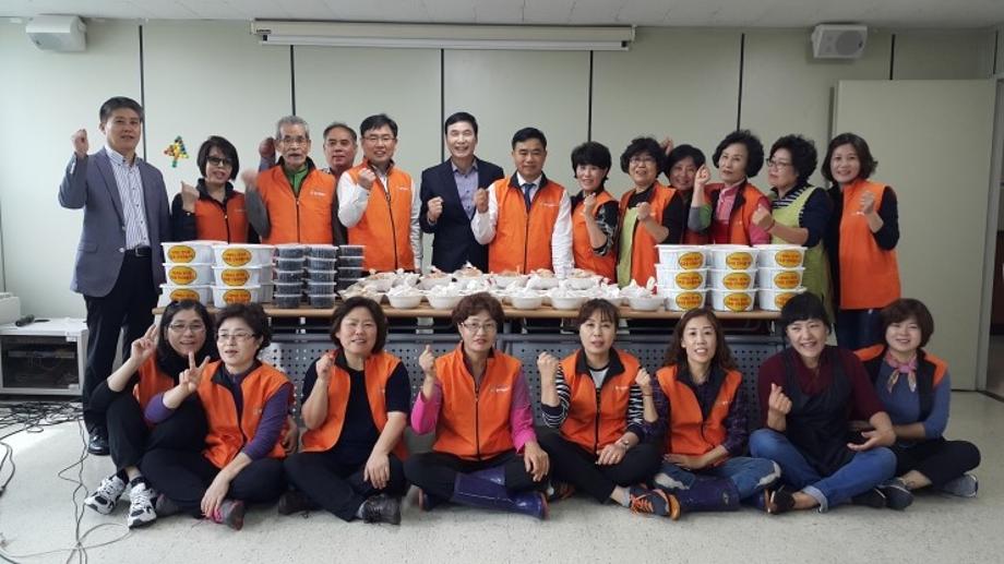 대흥동 복지만두레 '사랑의 밑반찬 나눔 행사' 개최 이미지