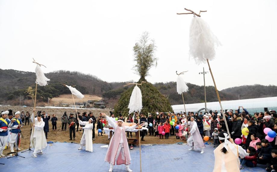 산성동, 무수동 산신제 및 토제마짐대놀이 개최 이미지