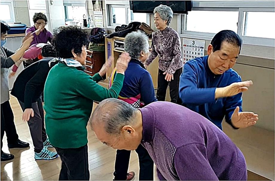 기(氣)찬 운동, 두드려 찾은 건강 - 대전 중구 태평2동 주민센터 기공체조 수련장 - 이미지