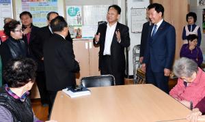 유일호 부총리 대전노인복지관 방문